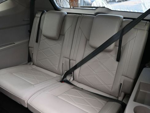 Used 2024 Volkswagen Atlas SE w/ Panoramic Sunroof Package image 21