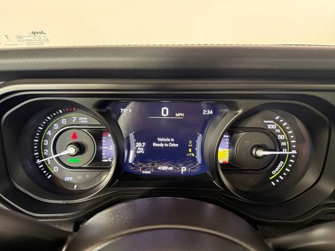 Used 2024 Jeep Wrangler Unlimited Rubicon 4xe AWD/4WD image 32