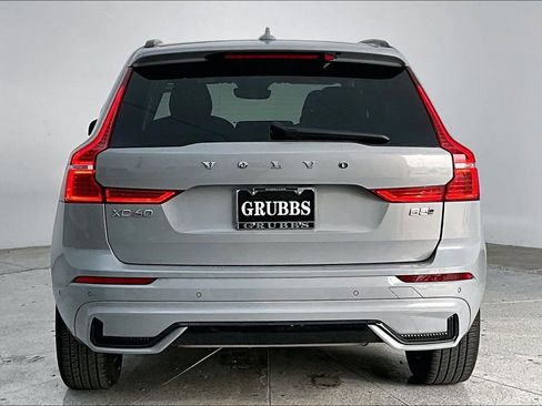 Used 2025 Volvo XC60 B5 Plus image 7