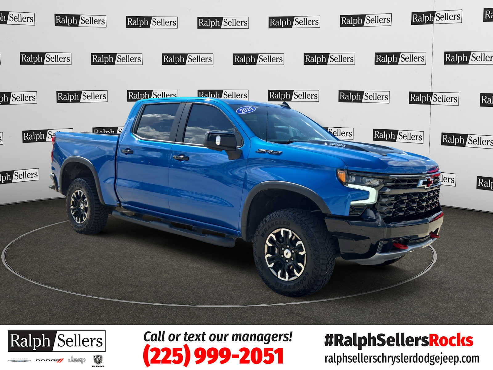 Used 2024 Chevrolet Silverado 1500 ZR2 w/ Technology Package AWD/4WD image 1