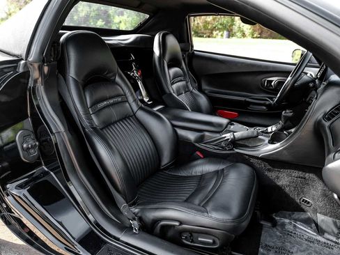 Used 2002 Chevrolet Corvette Convertible w/ Preferred Equipment Group2 image 31