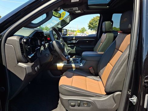 Used 2026 Chevrolet Silverado 1500 High Country w/ High Country Premium Package AWD/4WD image 13