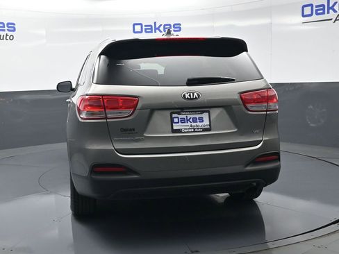 Used 2018 Kia Sorento LX w/ LX V6 Convenience Package image 7