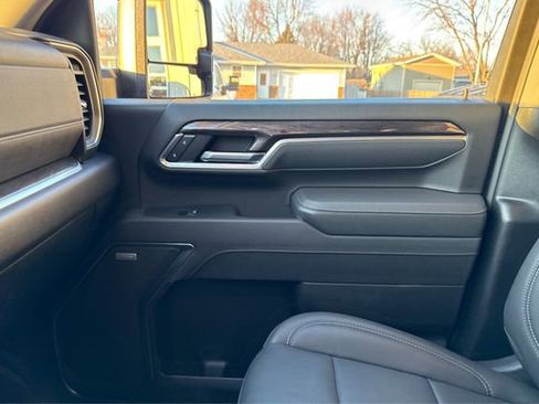 Used 2025 Chevrolet Silverado 2500 LTZ w/ LTZ Plus Package image 20