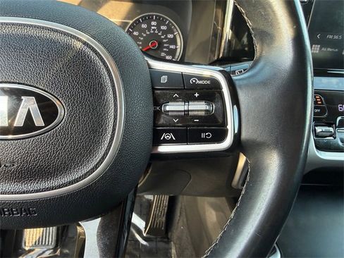 Used 2021 Kia Sorento S image 18