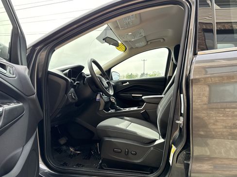 Used 2018 Ford Escape SE FWD image 9