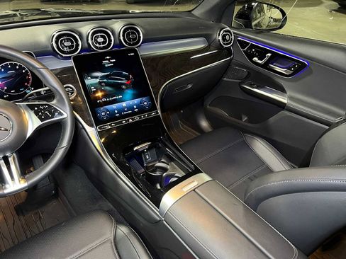 Certified 2025 Mercedes-Benz GLC 300 image 35
