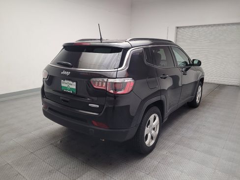 Used 2018 Jeep Compass Latitude w/ Popular Equipment Group FWD image 9