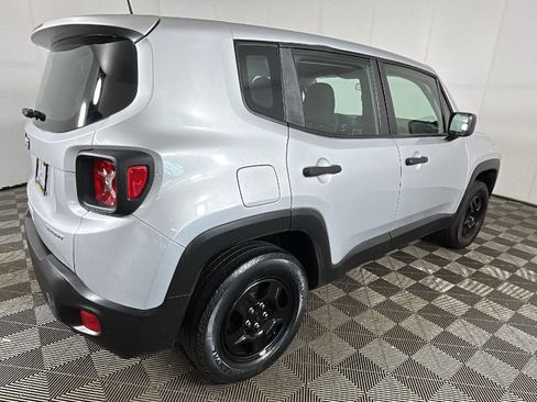 Used 2021 Jeep Renegade Sport AWD/4WD image 3