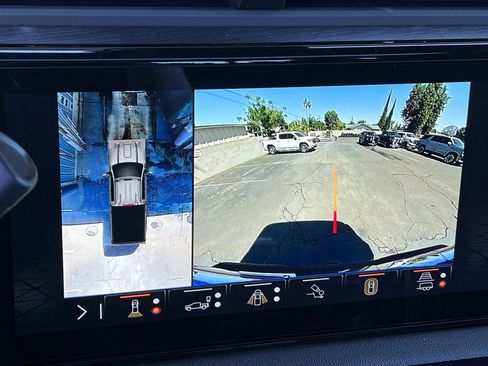 New 2026 GMC Sierra 2500 AT4 w/ AT4 Premium Plus Package AWD/4WD image 18