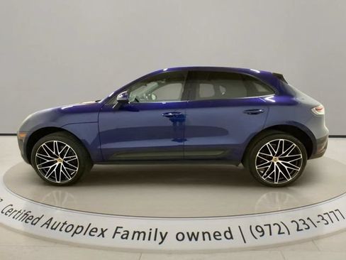 Used 2022 Porsche Macan AWD/4WD image 2