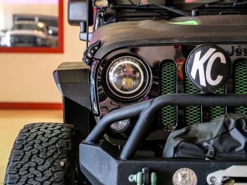 Used 2016 Jeep Wrangler Sport image 37