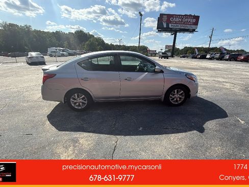 Used 2018 Nissan Versa SV w/ SV Special Edition Package FWD image 6
