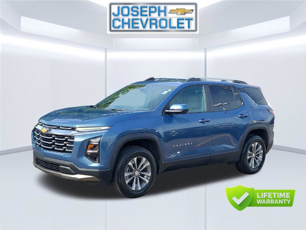 Used 2025 Chevrolet Equinox LT w/ Convenience Package II FWD image 2