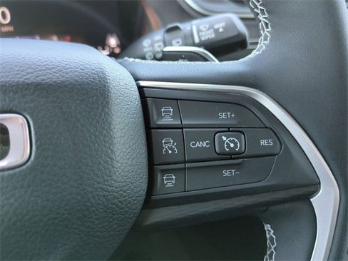 Used 2024 Jeep Grand Cherokee Altitude image 26