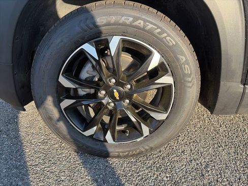Used 2021 Chevrolet TrailBlazer LT w/ Convenience Package FWD image 8