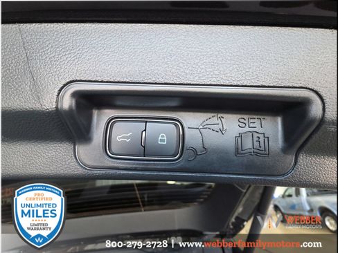 Used 2024 Ford Explorer XLT w/ Equipment Group 202A AWD/4WD image 8