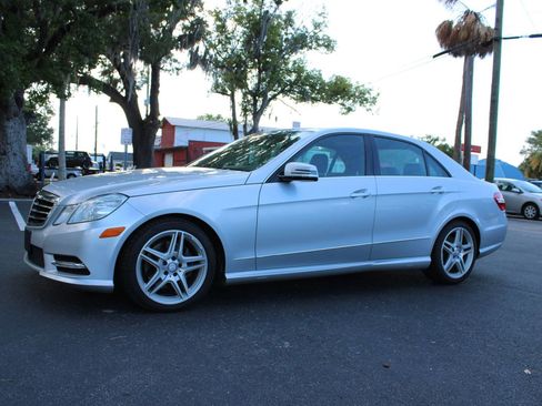 Used 2013 Mercedes-Benz E 350 4MATIC Sedan image 3