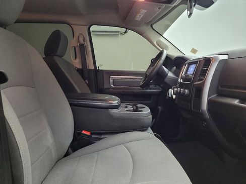 Used 2021 RAM 1500 Classic SLT image 21