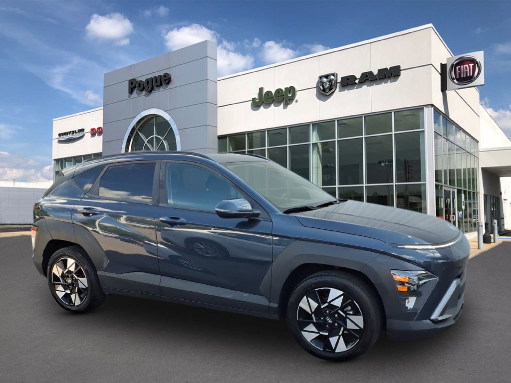 Used 2025 Hyundai Kona SEL FWD image 2
