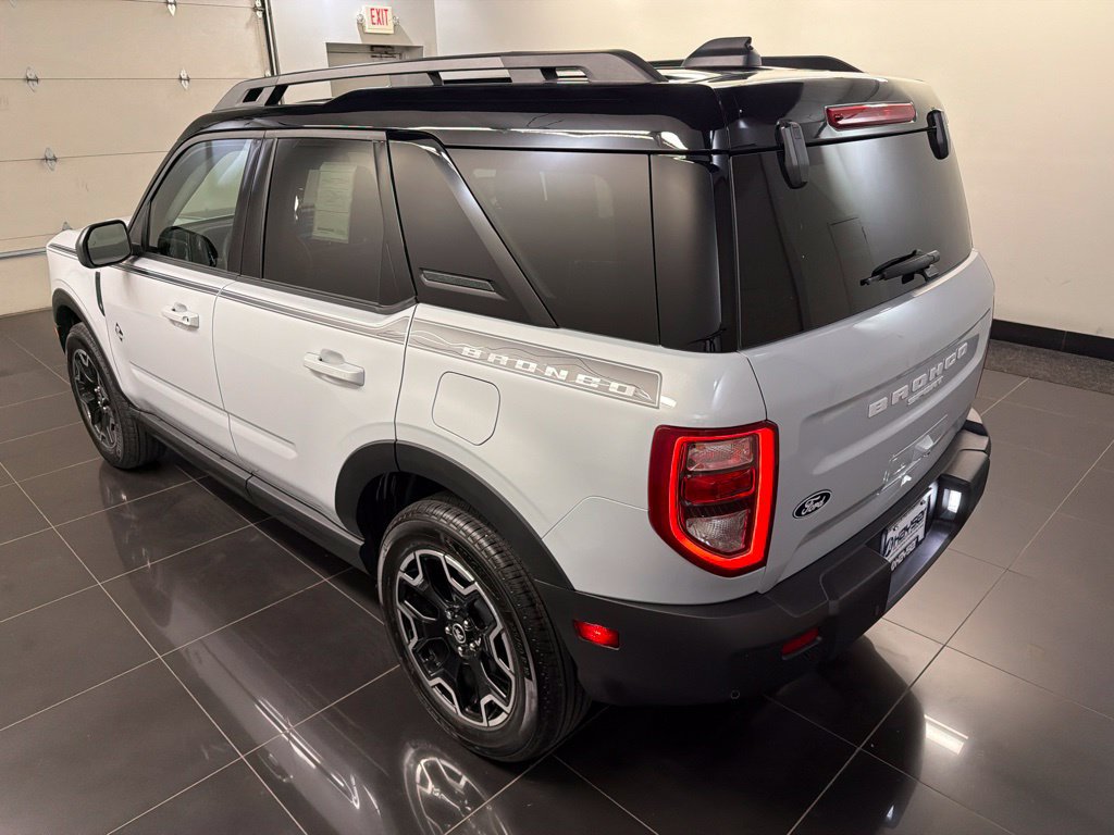 New 2026 Ford Bronco Sport Outer Banks w/ Topo Graphic Package AWD/4WD image 4