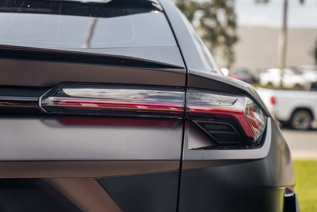 Used 2023 Lamborghini Urus S AWD/4WD image 13