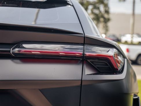 Used 2023 Lamborghini Urus S AWD/4WD image 13