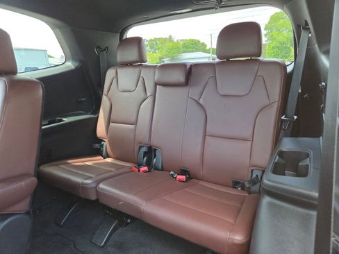 Used 2024 Kia Telluride EX w/ EX Captain's Chair Package image 18