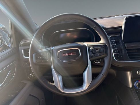 Used 2023 GMC Yukon SLT image 12