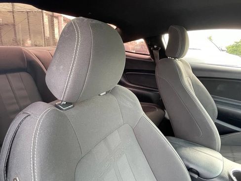 Used 2018 Ford Mustang Coupe RWD image 22