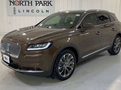 Used 2022 Lincoln Nautilus Reserve w/ Equipment Group 201A image 5