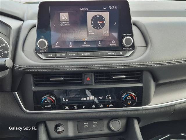 Used 2024 Nissan Rogue SV AWD/4WD image 14