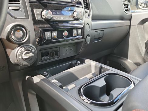 Used 2024 Nissan Titan PRO-4X w/ Pro-4x Convenience Package AWD/4WD image 27