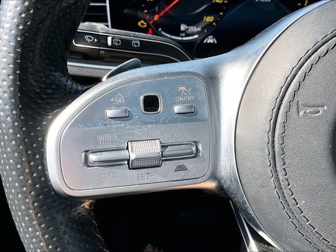 Used 2021 Mercedes-Benz GLS 580 4MATIC image 11