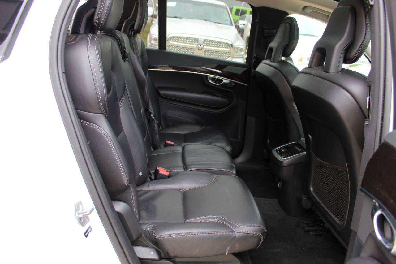 Used 2017 Volvo XC90 T6 Momentum AWD/4WD image 18