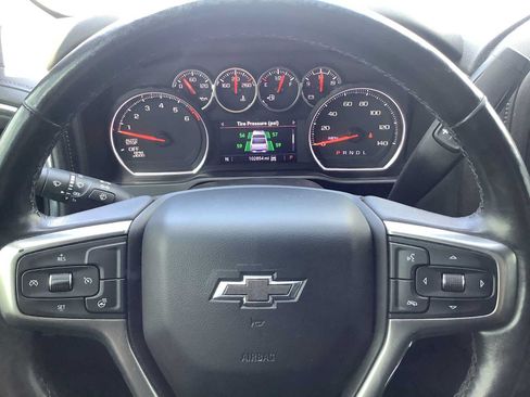 Used 2021 Chevrolet Silverado 1500 LT Trail Boss w/ Convenience Package II AWD/4WD image 16