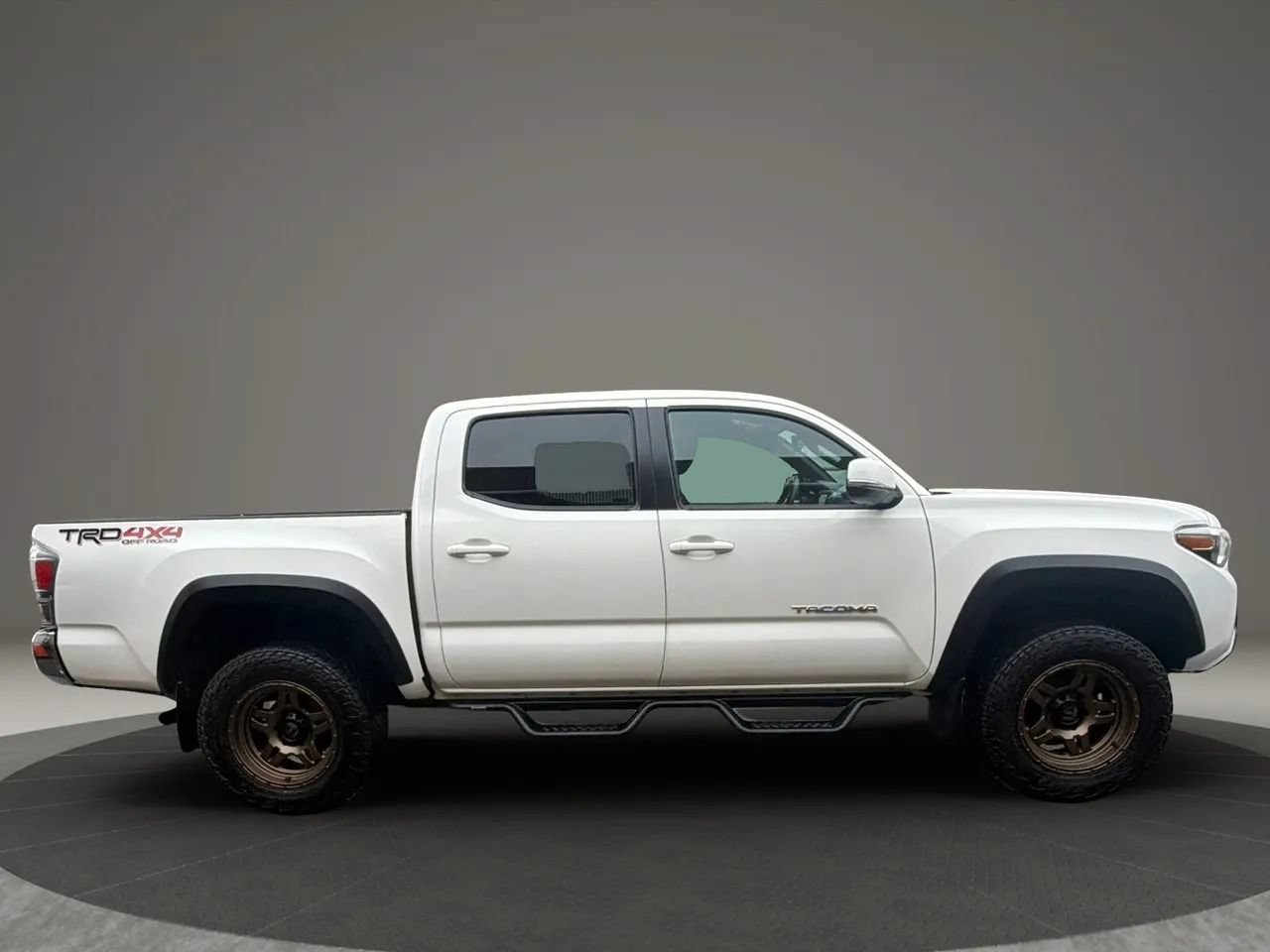 Used 2021 Toyota Tacoma TRD Off-Road AWD/4WD image 4