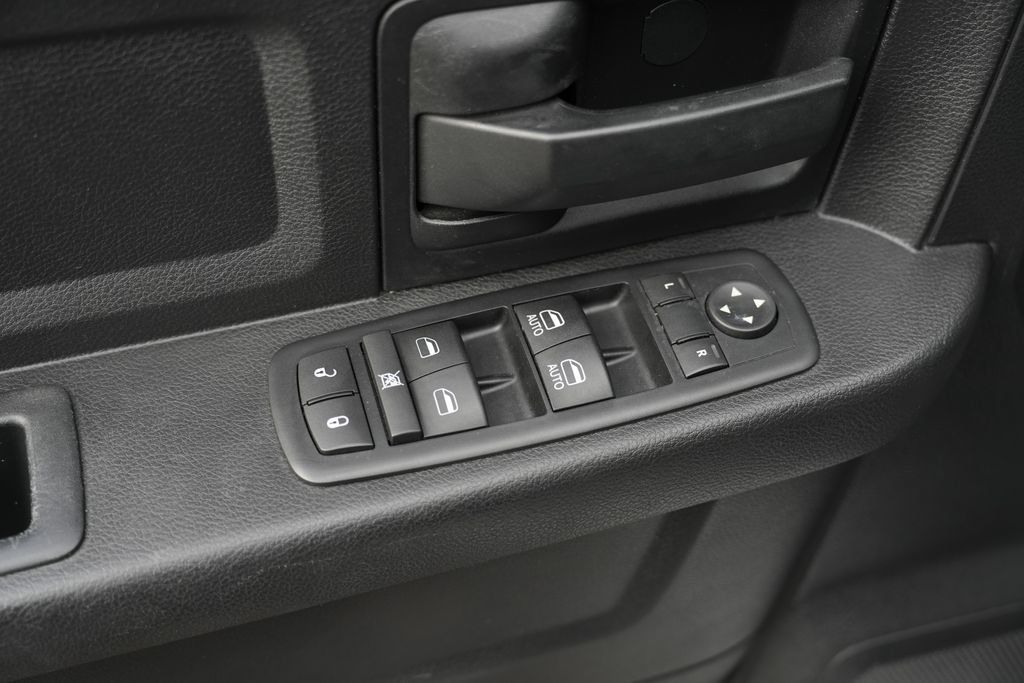 Used 2014 RAM 1500 Express AWD/4WD image 19