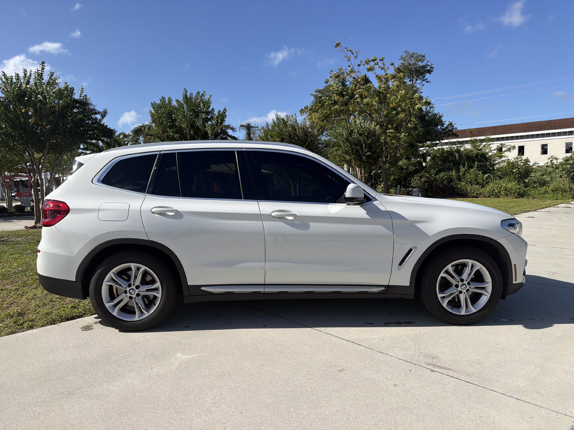 Certified 2021 BMW X3 xDrive30i w/ Convenience Package AWD/4WD image 3