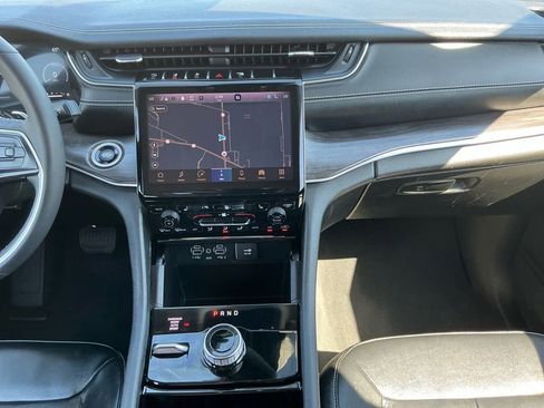 Used 2023 Jeep Grand Cherokee L Limited image 20