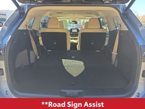 Used 2022 Toyota Highlander XLE image 15