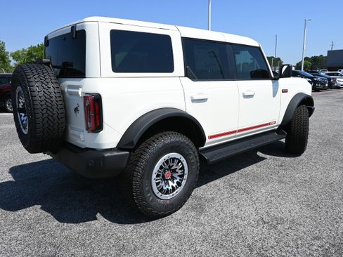 New 2026 Ford Bronco Outer Banks w/ Sasquatch Package AWD/4WD image 3
