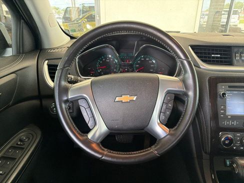 Used 2017 Chevrolet Traverse LT w/ Traveler's Package FWD image 15