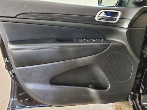 Used 2021 Jeep Grand Cherokee Laredo X image 12