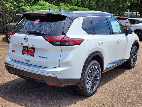 New 2025 Nissan Rogue Platinum w/ Tech Package image 3