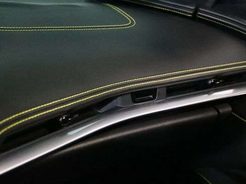 Used 2021 Chevrolet Corvette Stingray Premium Conv w/ Battery Protection Package image 24