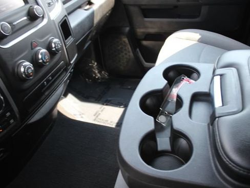 Used 2024 RAM 1500 Classic SLT AWD/4WD image 9