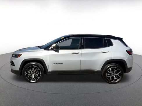 Used 2025 Jeep Compass Limited AWD/4WD image 8