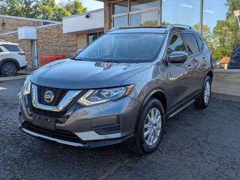 Used 2018 Nissan Rogue SV w/ Sun & Sound Touring Package AWD/4WD image 3