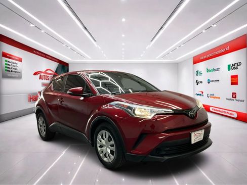 Used 2019 Toyota C-HR LE FWD image 2
